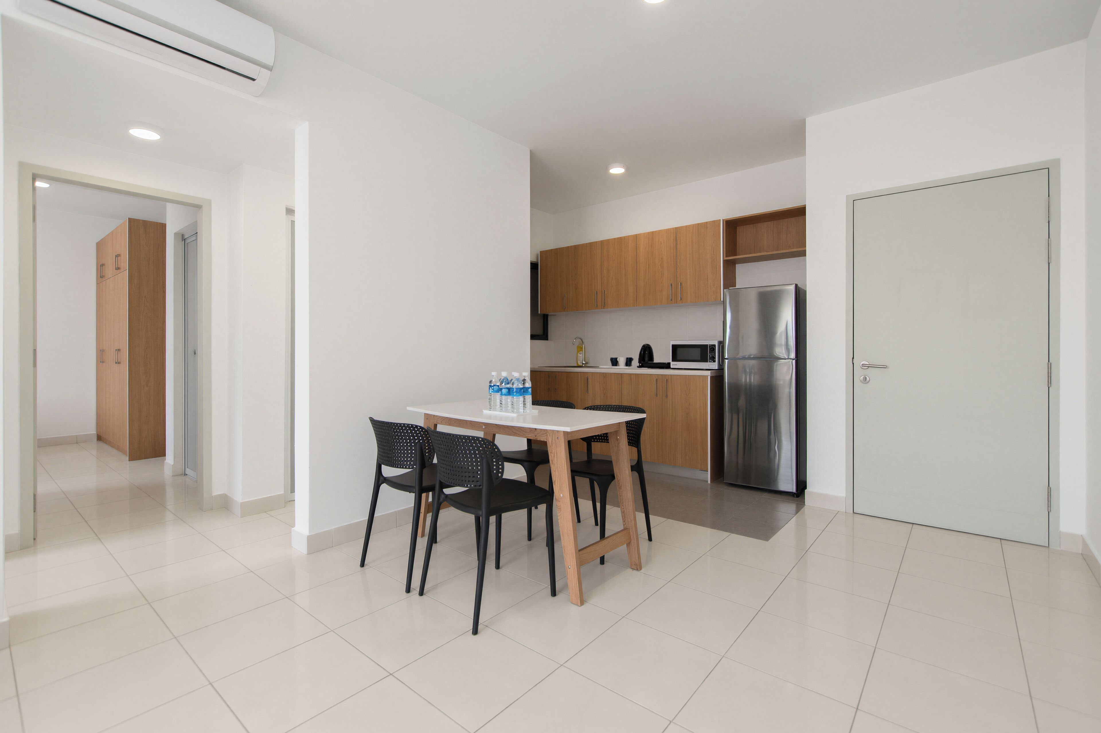 Comfort Apartment, 2 Bedrooms, Kitchen, City View | Private kitchen | Fridge, oven, stovetop, rice cooker