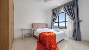 Classic Apartment, 3 Bedrooms, Kitchen, City View