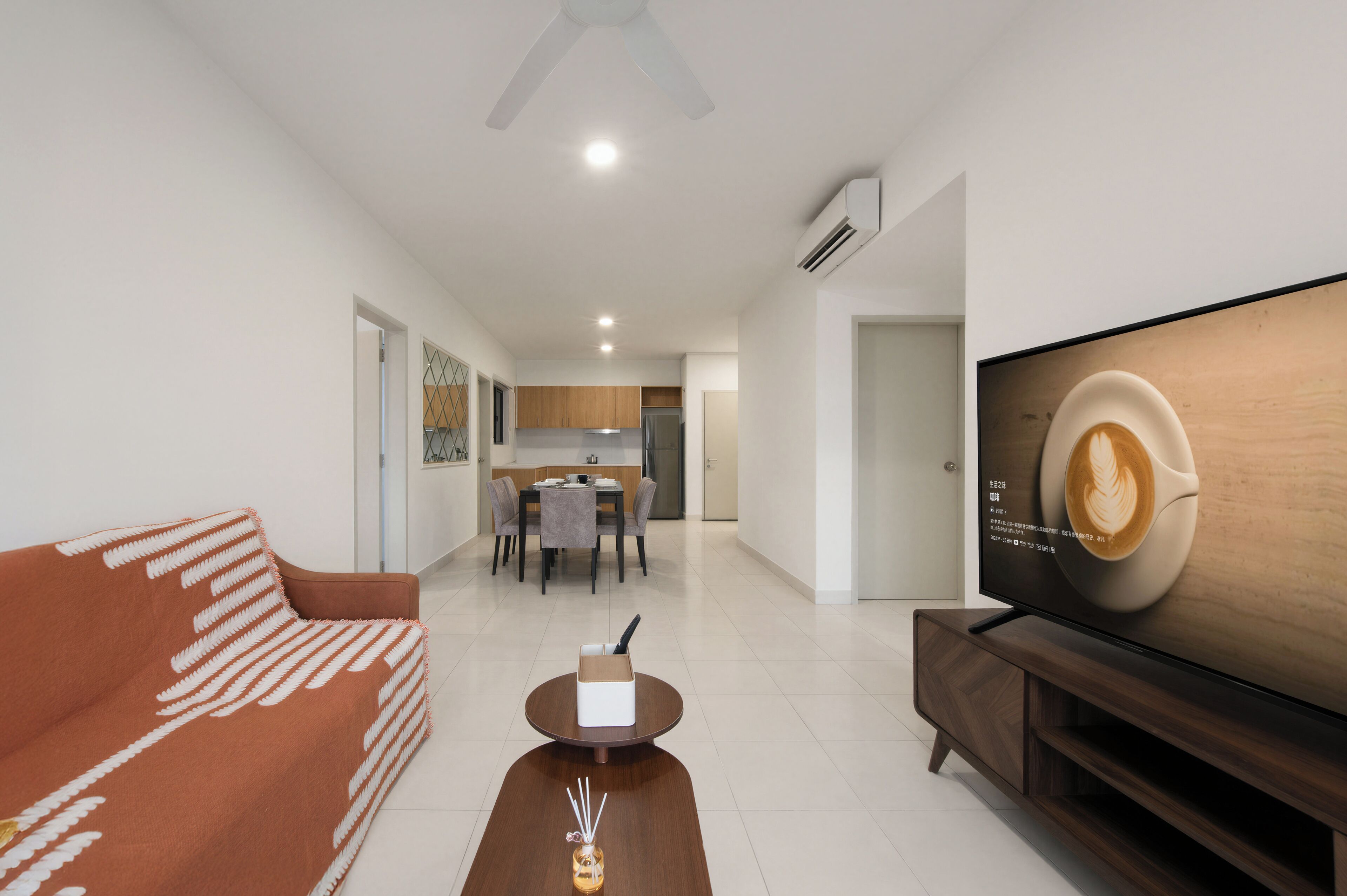 Superior Apartment, 4 Bedrooms, Kitchen, City View | Living area