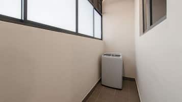 Superior Apartment, 4 Bedrooms, Kitchen, City View | Interior