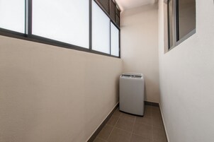 Superior Apartment, 4 Bedrooms, Kitchen, City View | Interior