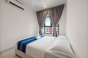 Ropa de cama hipoalergénica y escritorio 