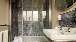 Shower, eco-friendly toiletries, hair dryer, towels - Town Centre | Unique | Spacious | Georgian Listed | Downham Market | Norfolk (Downham Market)