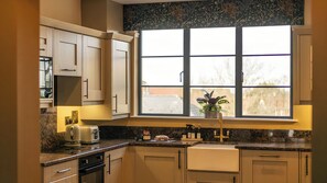Fridge, microwave, oven, stovetop - Town Centre | Unique | Spacious | Georgian Listed | Downham Market | Norfolk (Downham Market)