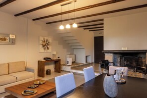 Superior Suite with Fireplace | Living area