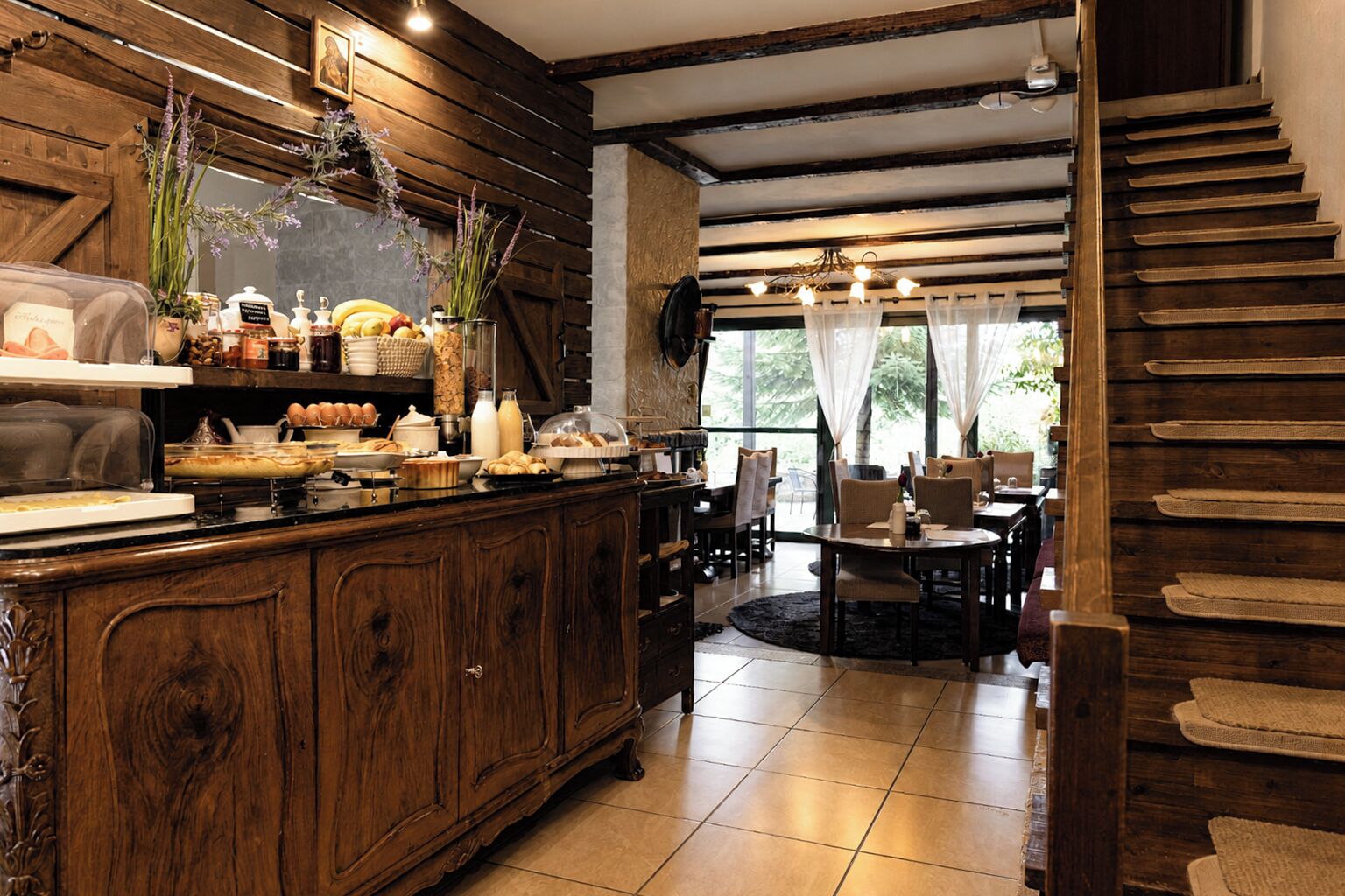 Free daily buffet breakfast 