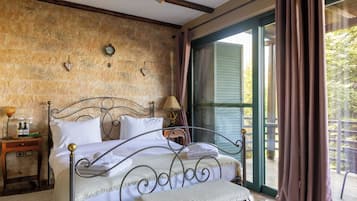 In-room safe, blackout curtains, soundproofing, free WiFi