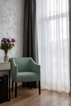 Double Room, City View | Interior