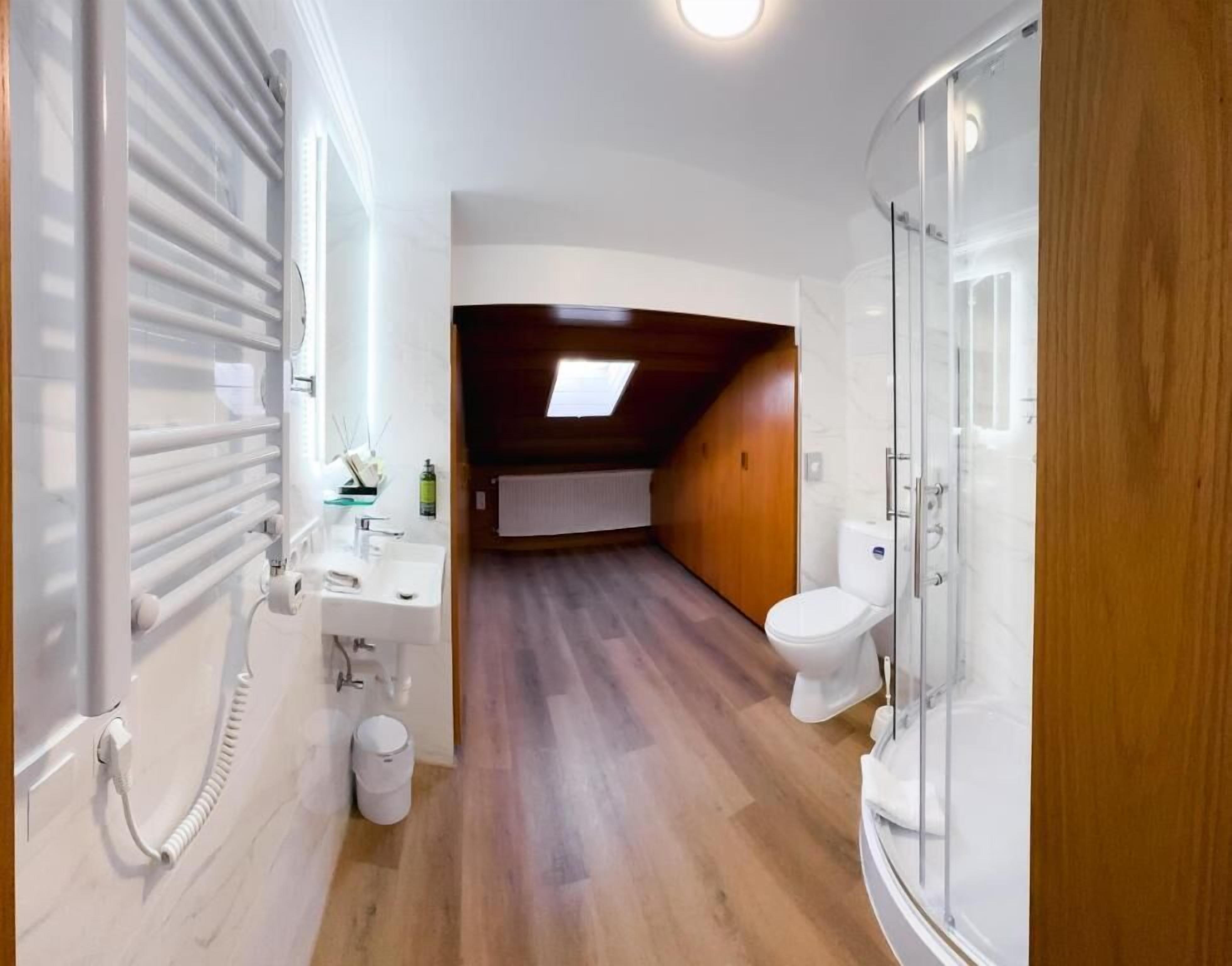 Familienzimmer, Stadtblick | Badezimmer
