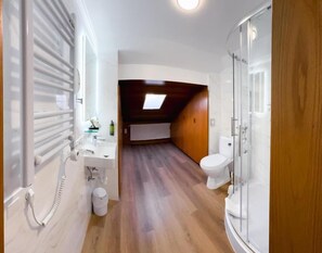 Bathroom - Boutiqe-Hotel Weisses Haus ART (Bad Kissingen)