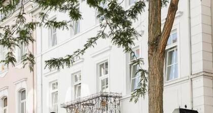Boutiqe-Hotel Weisses Haus ART