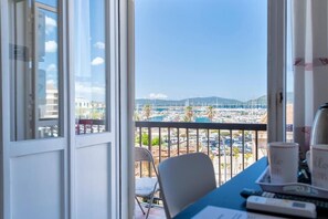 Interior - algherohorizon (Alghero)