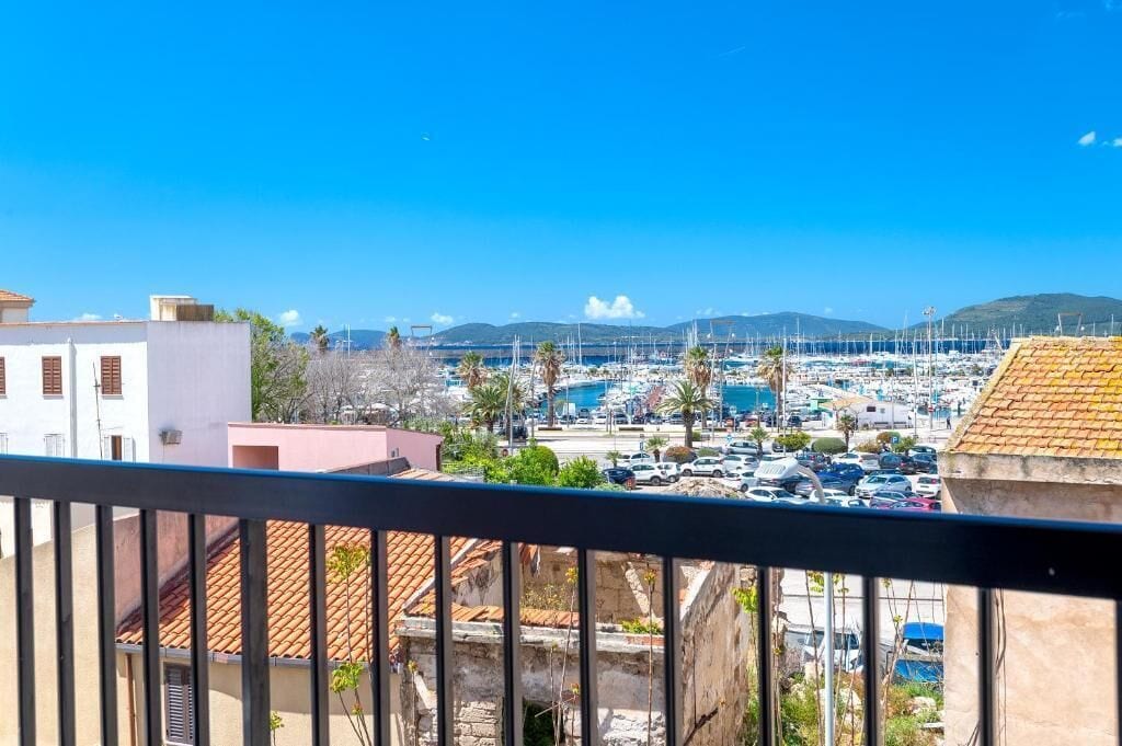 Camera Vista Mare 6 | Property grounds