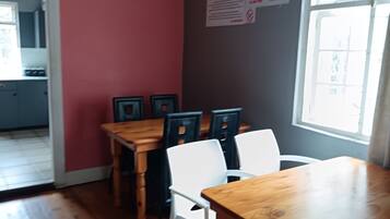 House, 4 Bedrooms, Accessible, Smoking | Dining room