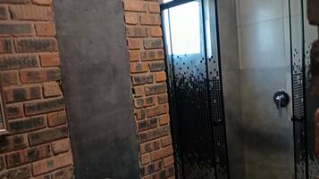 House, 4 Bedrooms, Accessible, Smoking | Bathroom