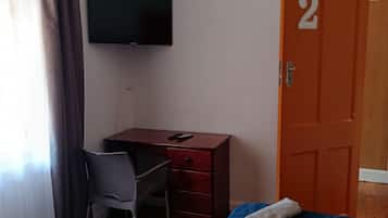 House, 4 Bedrooms, Accessible, Smoking | Room amenity