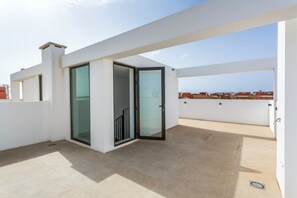 Exterior - Holiday Home 'Salitre y Lava' with Shared Pool and Private Terrace (Corralejo)