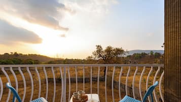 Deluxe-huvila, näköala mäelle | Ulkoalueet