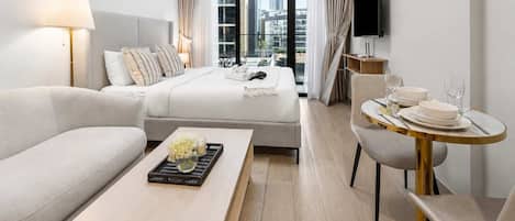 Iron/ironing board, WiFi, bed sheets