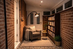 Interior - Spacious 3-Bed Home | Sleeps 8 | 4 Beds | Parking | Family Friendly (Corby)