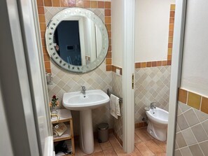 Bathroom - Vrbo Property (Gambassi Terme)
