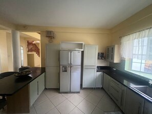 Private kitchen - 5BR Rodney Bay Villa. Walk to Beach, Dining & Nightlife. Sleeps 10 (Gros Islet)