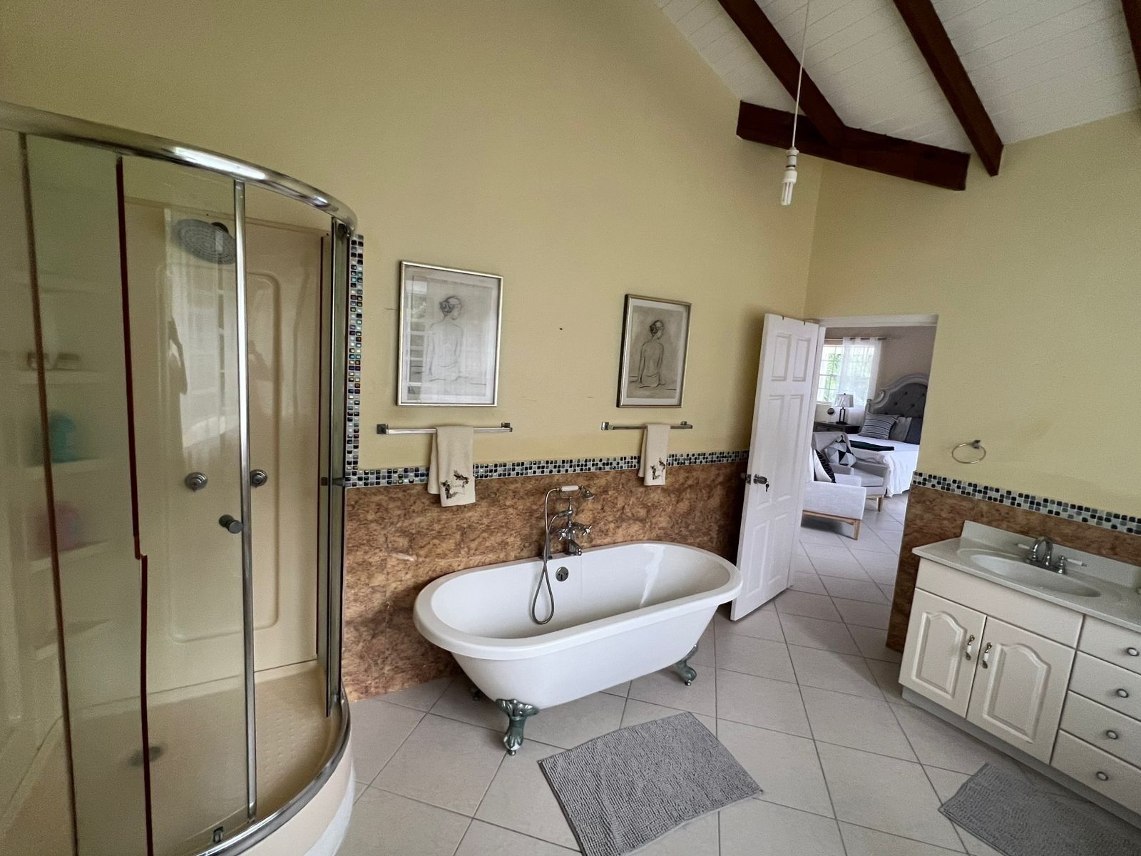 Dusche, Bidet, Handtücher, Seife