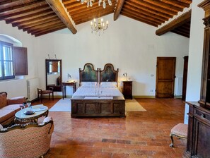 Interior - Charming Apartment in the Tuscan Countryside surrounded by olive groves (CASTIGLION FIORENTINO)