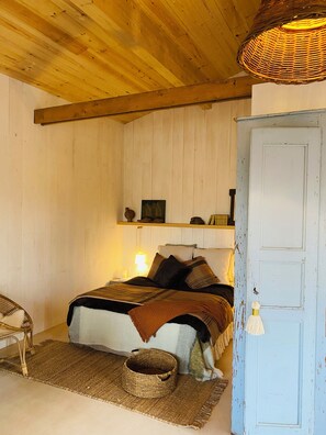 Room - Vrbo Property (Couze-et-Saint-Front)