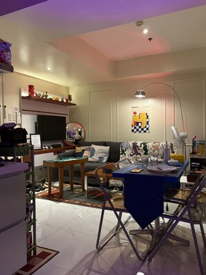 Family Condo, 2 Bedrooms, Balcony, City View | Living room - The Bawhaus (Parañaque)