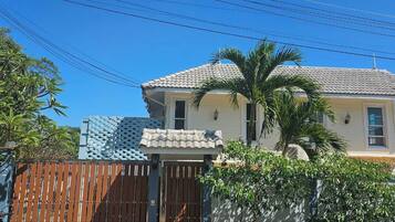Shared Dormitory, 3 Bedrooms, Balcony, Mountain View | Exterior