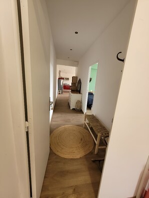 Interior - In a winemaker’s cellar (Marquixanes)