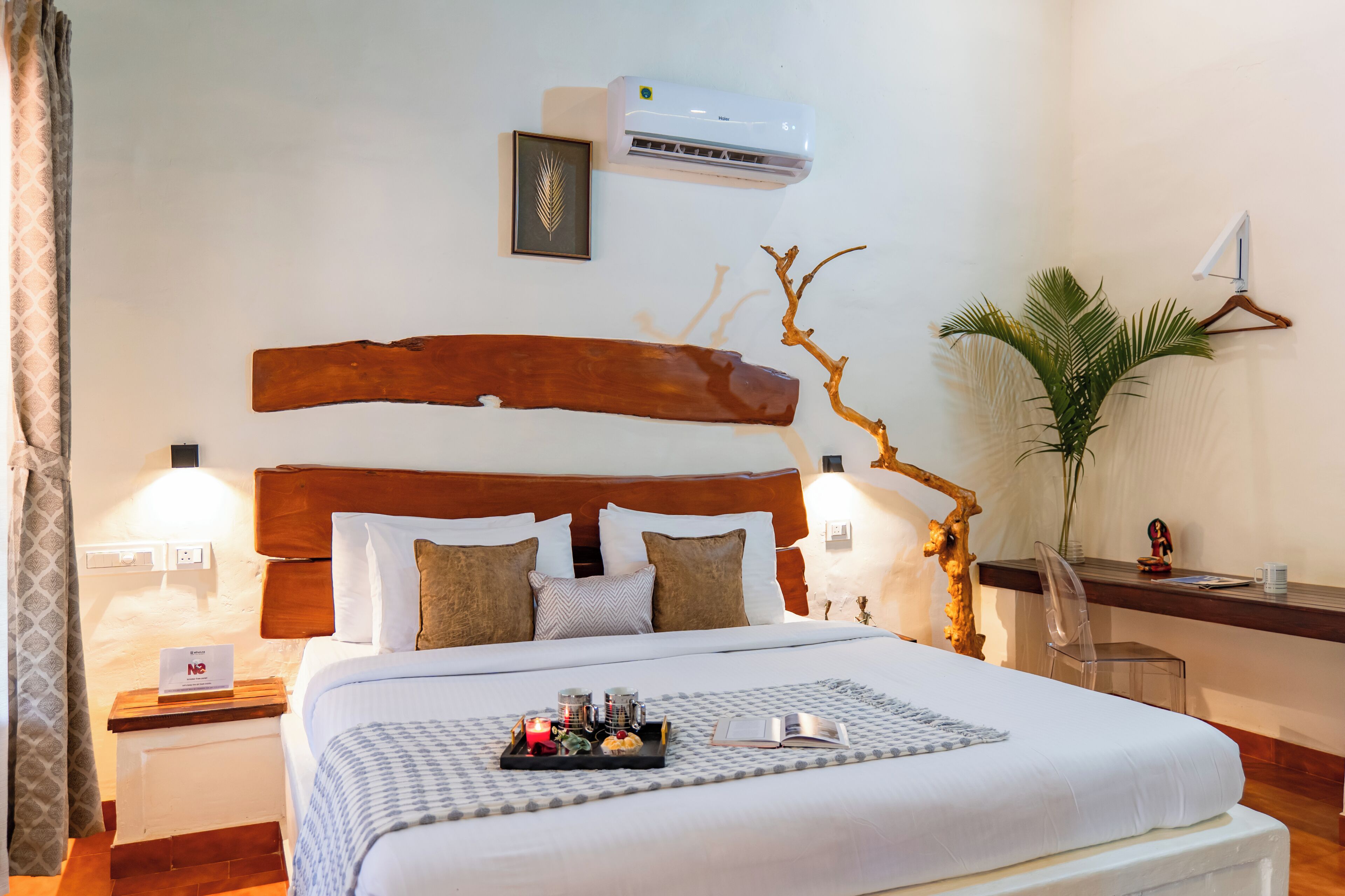 Deluxe Suite | In-room safe, iron/ironing board, free WiFi