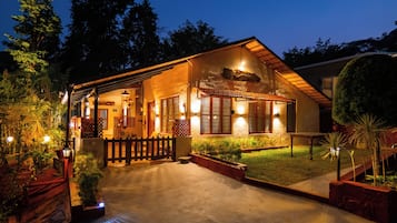 Deluxe Villa | Exterior