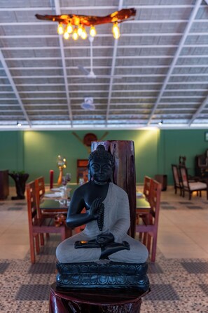 Dining - Alaya Stay Twisted Tree with Pool (Virajpet)