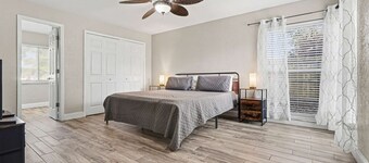 Modern 3Br/2Ba Pool Oasis - Near I-95 & Shops