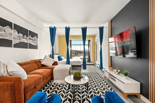 Lux Downtown Urban Escape W/ Gym & 2 Free Parking
