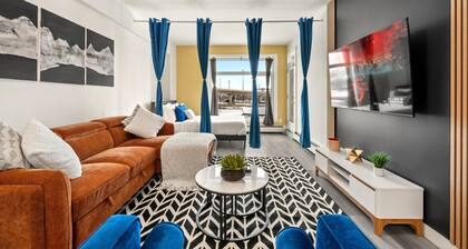 Lux Downtown Urban Escape W/ Gym & 2 Free Parking