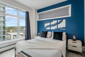 2 habitaciones, escritorio, tabla de planchar con plancha y wifi 