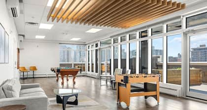 Luxe Downtown Retreat W/ 2 Free Parking!