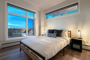 2 Schlafzimmer, Schreibtisch, Bügeleisen/Bügelbrett, WLAN