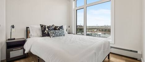 2 bedrooms, desk, iron/ironing board, WiFi