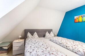 2 habitaciones, tabla de planchar con plancha, wifi y ropa de cama