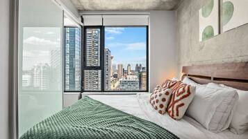 2 bedrooms, desk, iron/ironing board, WiFi
