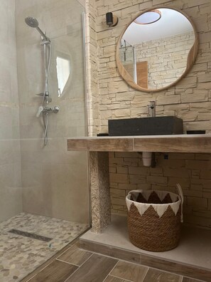 Shower, hair dryer, towels, toilet paper - Luxury apartment on the port of Bonifacio (Bonifacio)