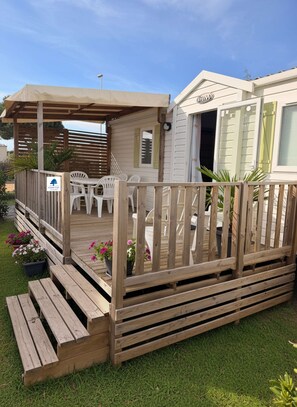 Outdoor dining - Mobilhome Sea & Sun - Campsite with swimming pool in Port-la-Nouvelle (Port-la-Nouvelle)