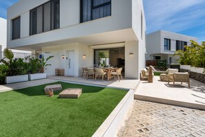 Outdoor dining - 7 - Bright house with private plunge pool (Mijas)