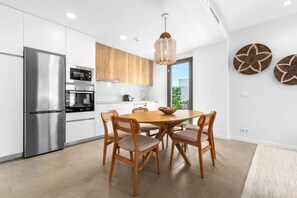Fridge, microwave, oven, dishwasher - 7 - Bright house with private plunge pool (Mijas)