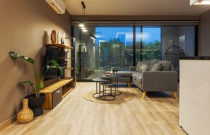 Smart TV - Chrysma Urban Living 3, Apartment (Rhodes)