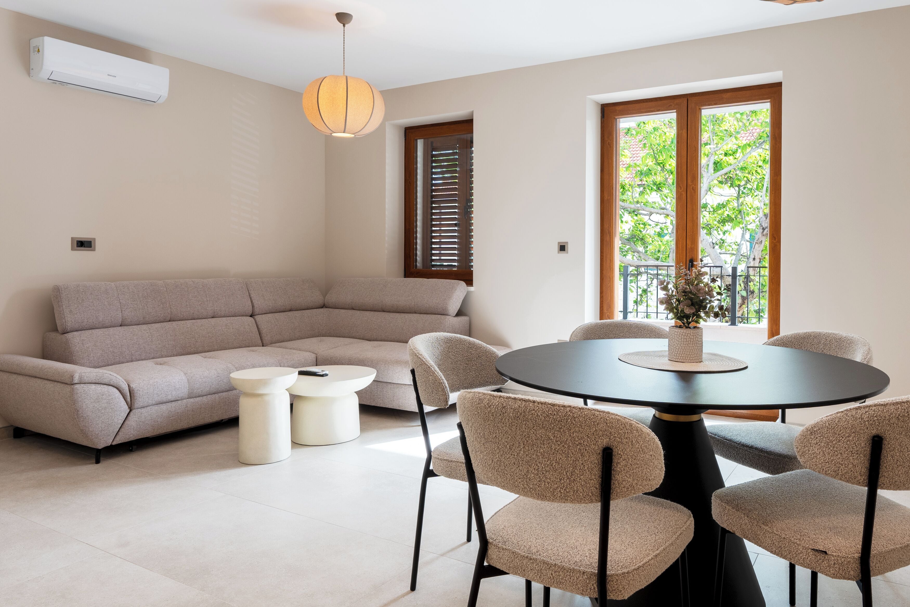Superior-Apartment, Balkon, Bergblick | Speisen